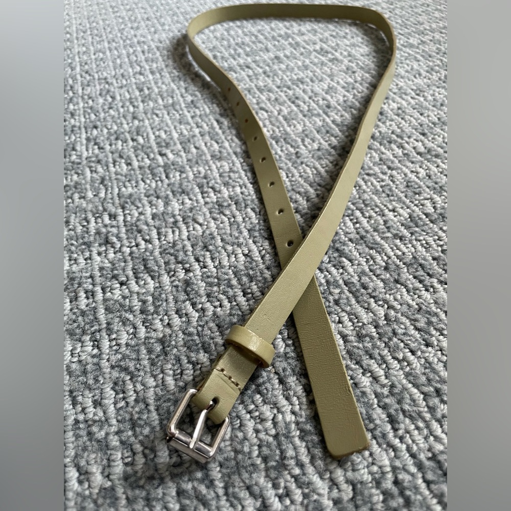 Gap leather skinny belt, sz L